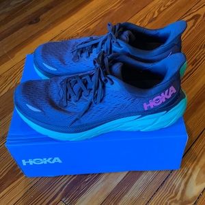 Hoka One One Clifton 8